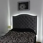 Apartament Neon Apartment *