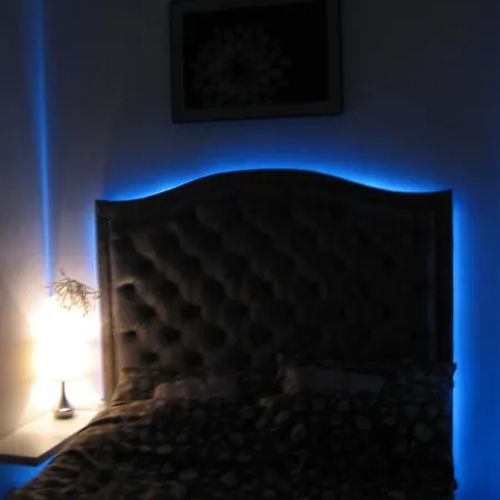 Apartament Neon *