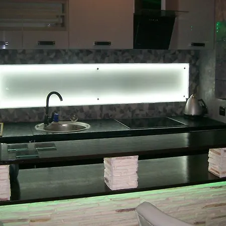Apartament Neon *